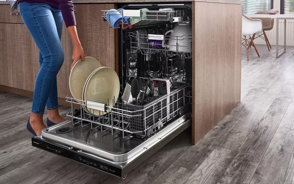 Can You Leave Dirty Dishes In The Dishwasher For 2 Days?