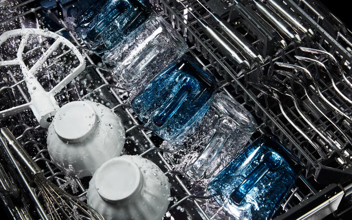 Do Dishwashers Use A Lot Of Water?