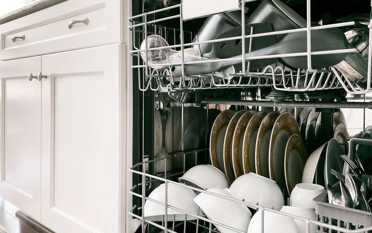 Is It Better To Put Dishes In The Dishwasher Clean Or Dirty?